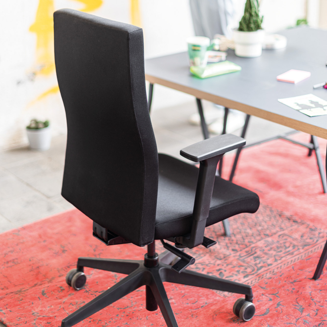 Trendoffice to-strike comfort pro: Polster Drehstuhl in Schwarz