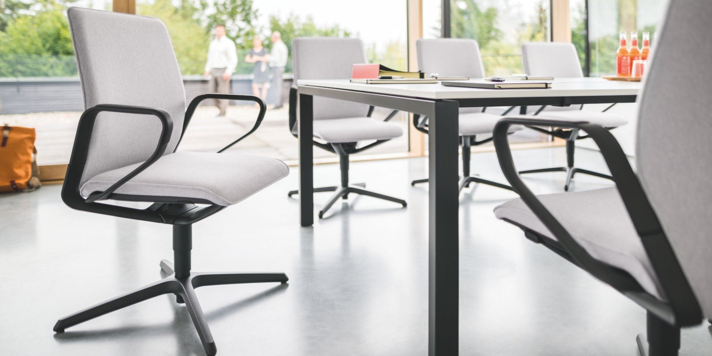 Konferenzstühle für ergonomische Arbeitsumgebung