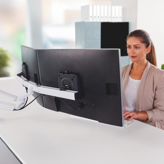 Novus Doppel-Monitortragarm Clu Plus X2 bis 27" optional mit Laptophalterung