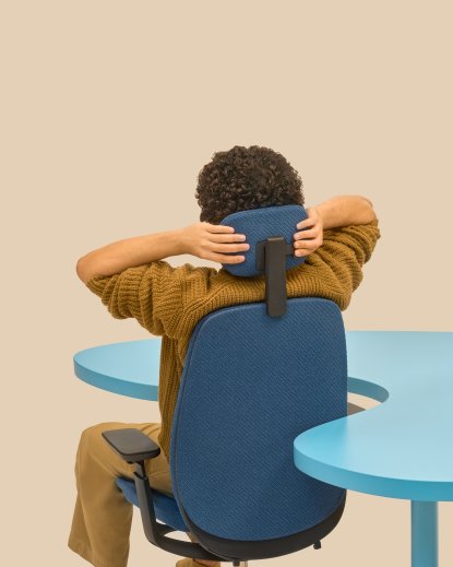 Profim Pace 101 SFL MAX Drehstuhl mit Vollpolster und Nackenstütze