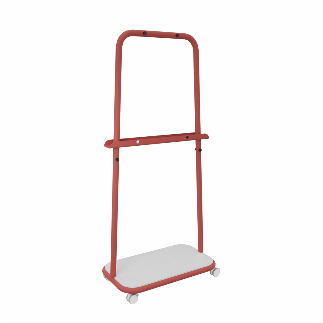 Workwell Sedus se lab rack mit der Gestellfarbe cayennerot, Boden Filz hellgrau mit Rollen.